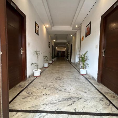Hotel Tara Palace By Goyal Hoteliers Агра Экстерьер фото