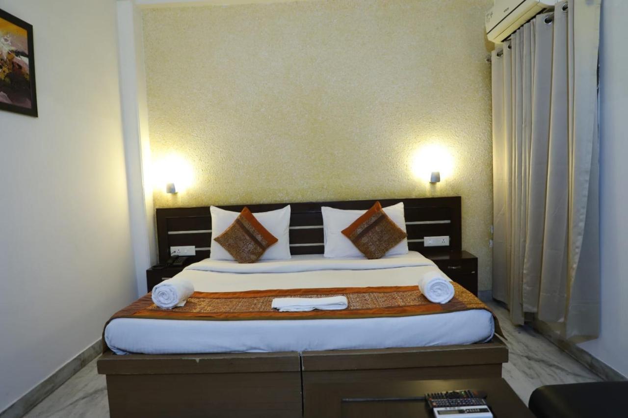 Hotel Tara Palace By Goyal Hoteliers Агра Экстерьер фото