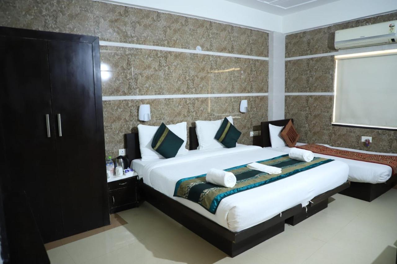 Hotel Tara Palace By Goyal Hoteliers Агра Экстерьер фото