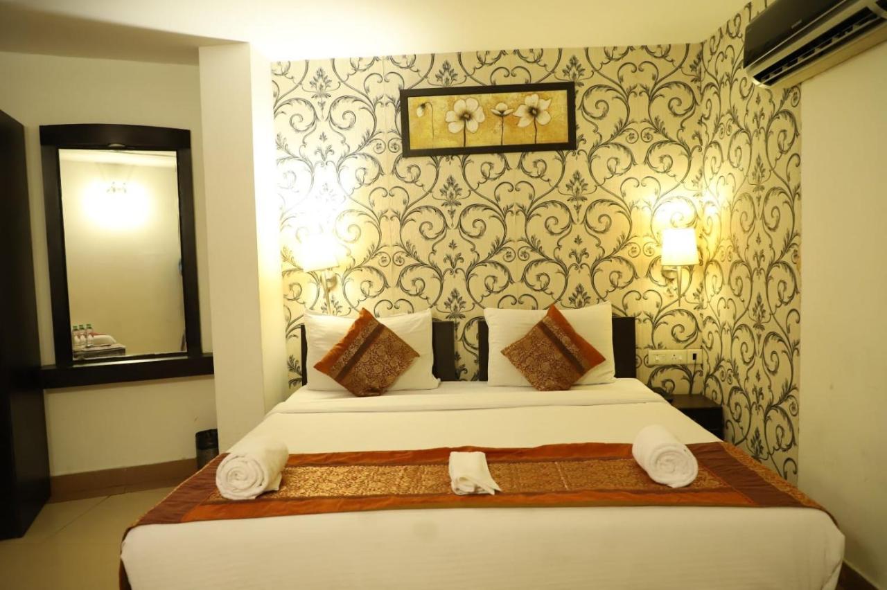 Hotel Tara Palace By Goyal Hoteliers Агра Экстерьер фото