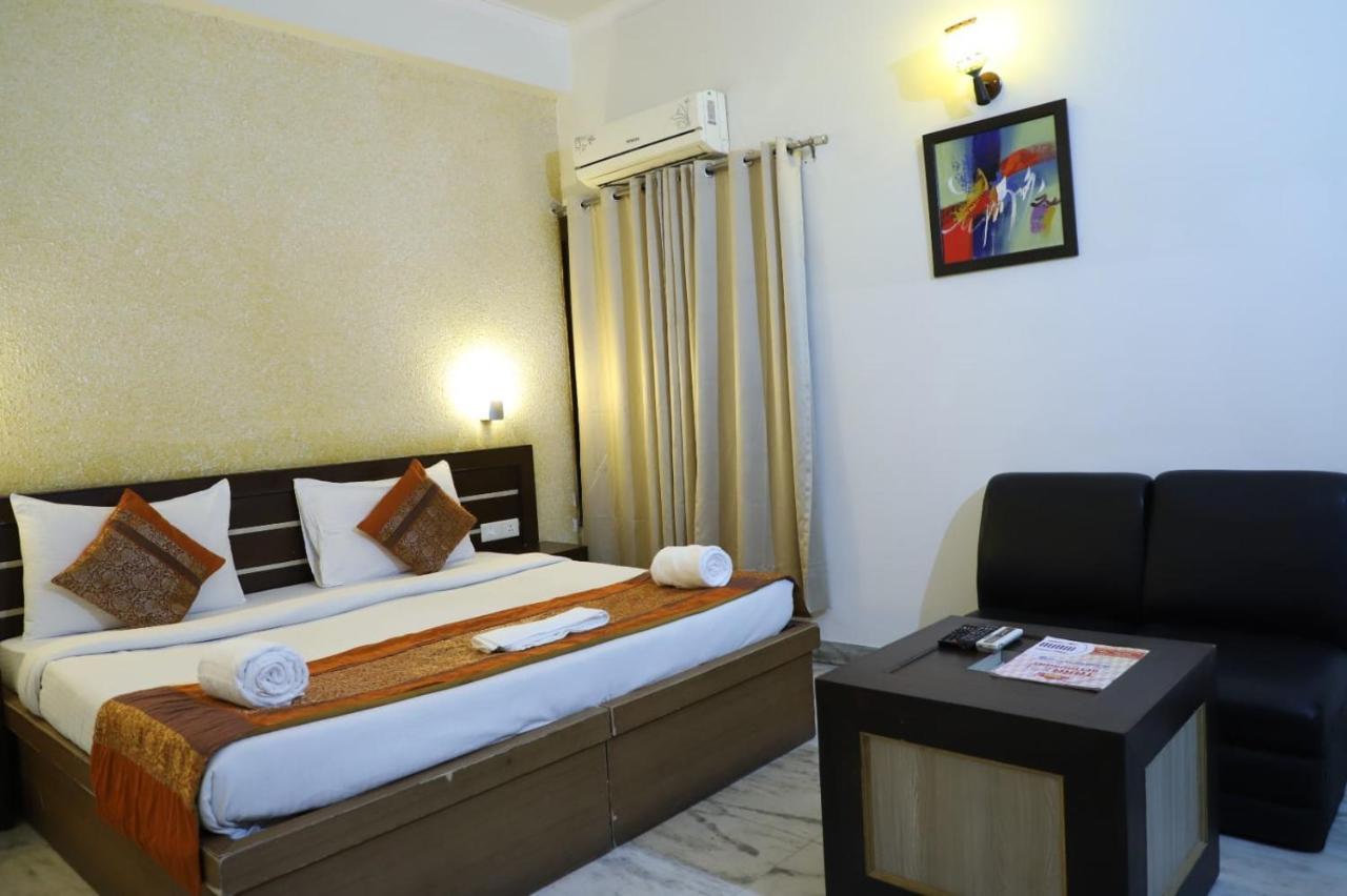 Hotel Tara Palace By Goyal Hoteliers Агра Экстерьер фото