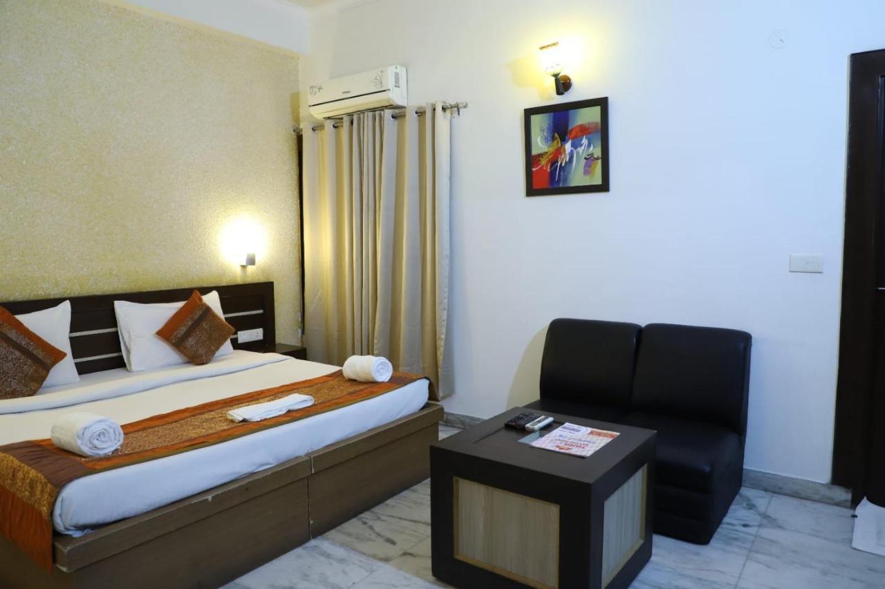 Hotel Tara Palace By Goyal Hoteliers Агра Экстерьер фото